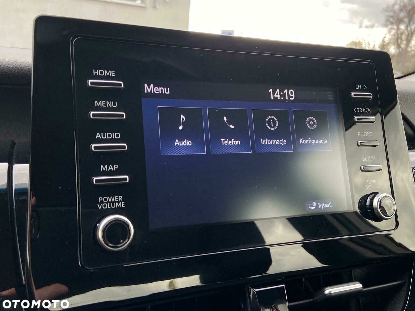 Toyota Camry 2.5 Hybrid Comfort CVT - 26
