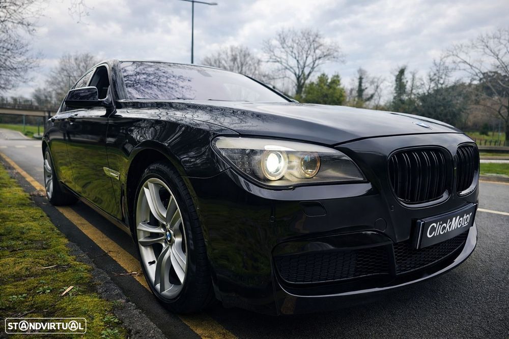 BMW 740 d Pack M - 32