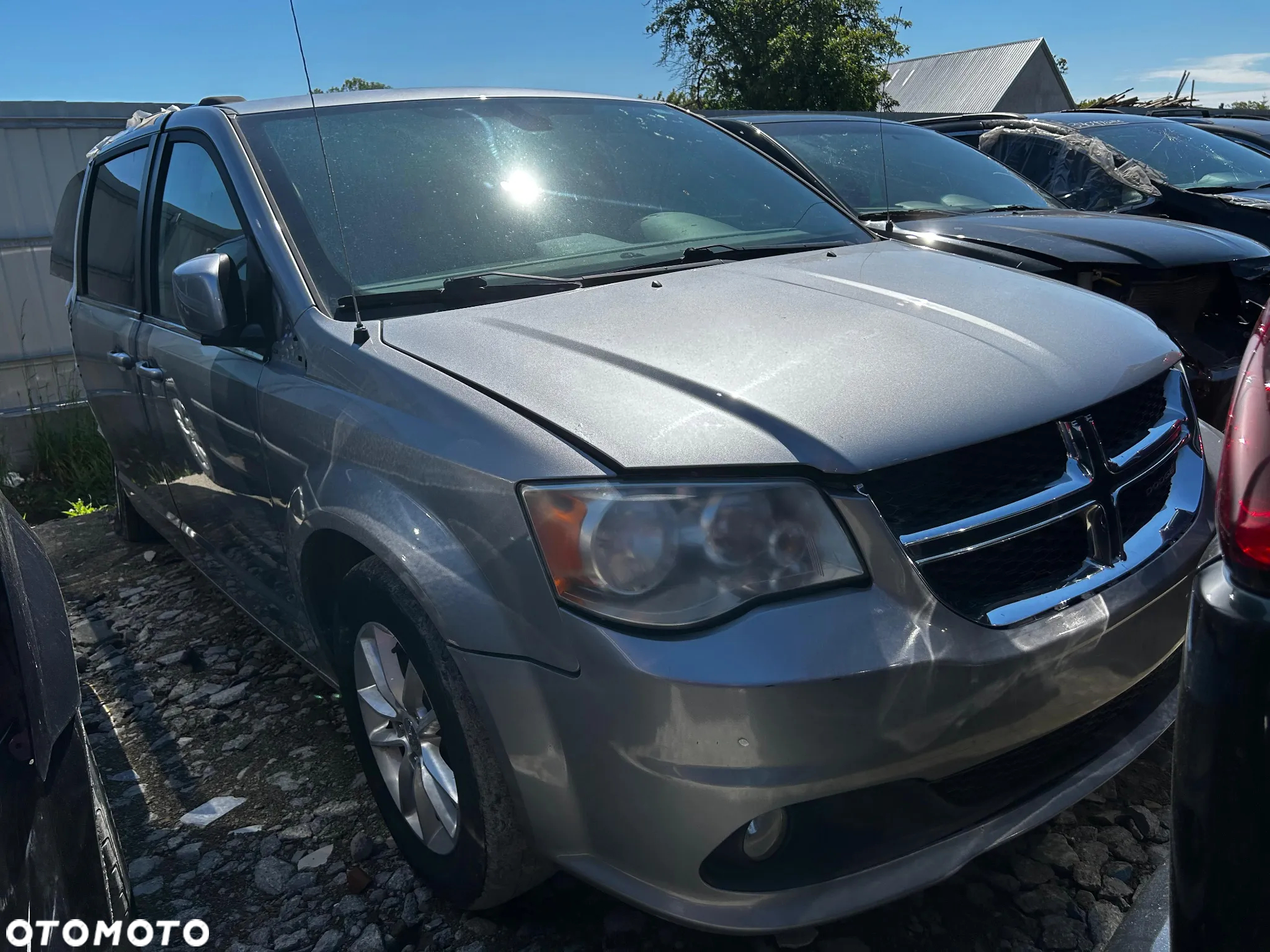 Dodge Grand Caravan - 11