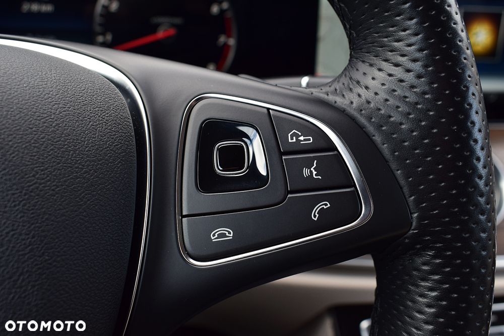 Mercedes-Benz Klasa E 400 4Matic 9G-TRONIC Avantgarde - 11