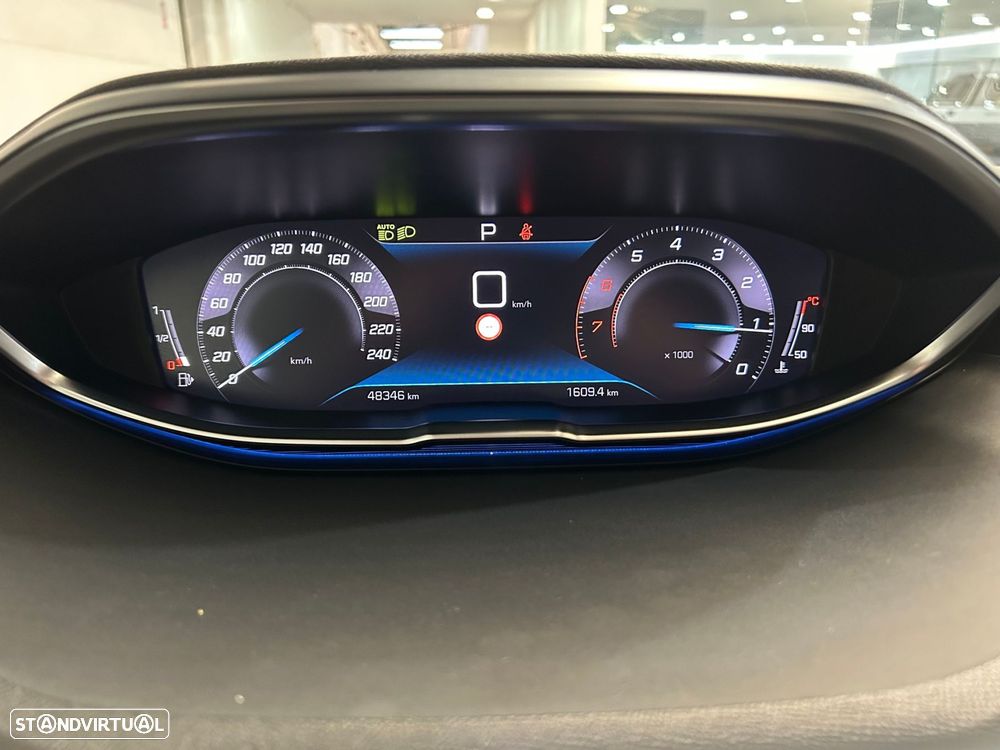 Peugeot 3008 1.2 PureTech Allure EAT8 - 22