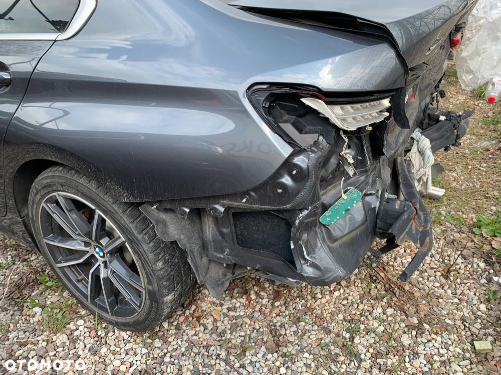 BMW Seria 3 330i xDrive - 5