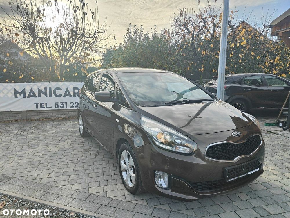 Kia Carens - 1