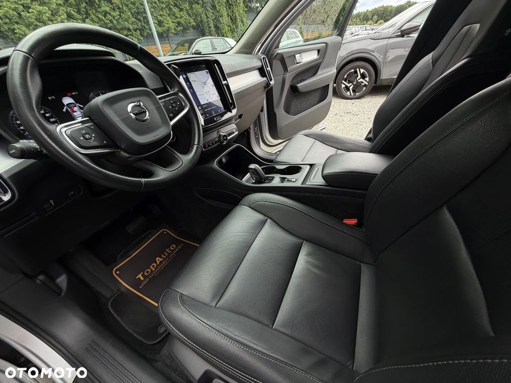 Volvo XC 40 T4 Geartronic Momentum Pro - 18