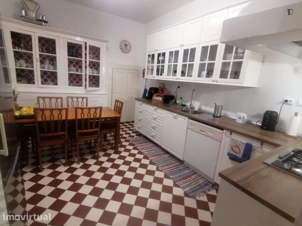 Quarto - localizado em Massarelos Porto - Grande imagem: 3/6