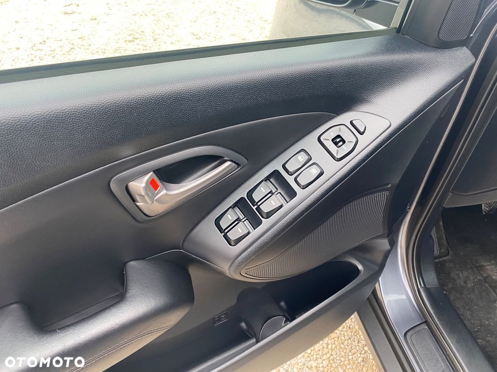 Hyundai ix35 2.0 2WD Style - 21