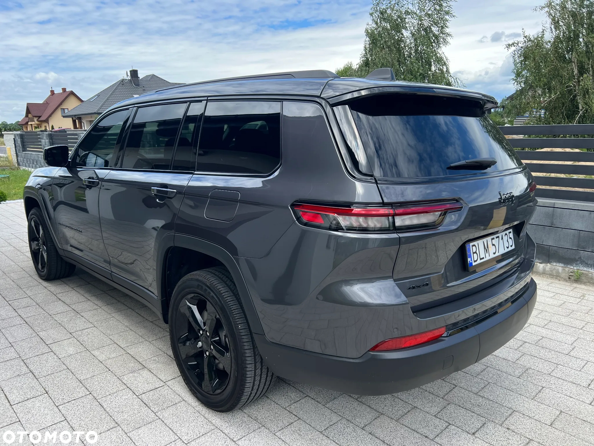 Jeep Grand Cherokee - 12