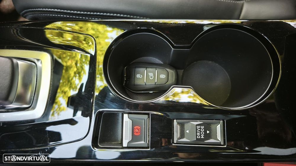 Peugeot e-2008 50 kWh GT - 53