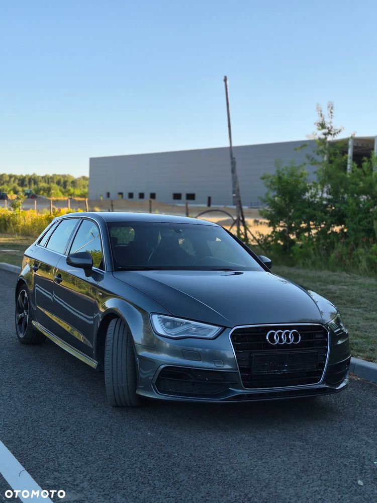 Audi A3 Sportback 2.0 TDI S tronic S line Sportpaket - 4