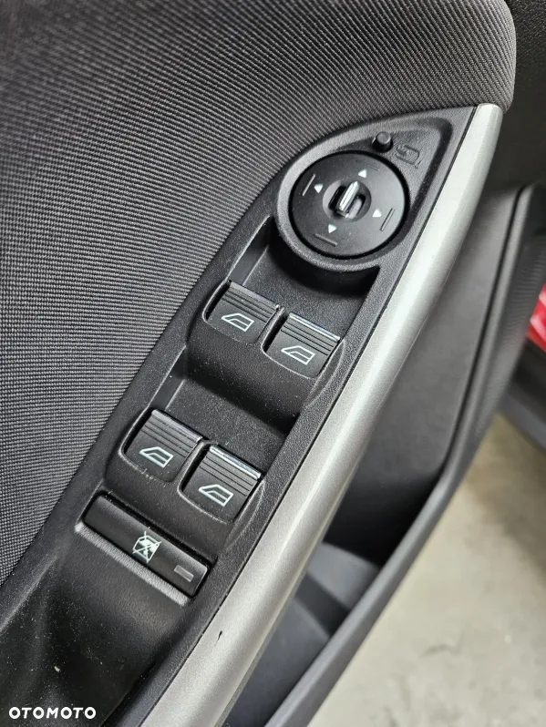 Ford Focus 1.6 EcoBoost Edition - 11