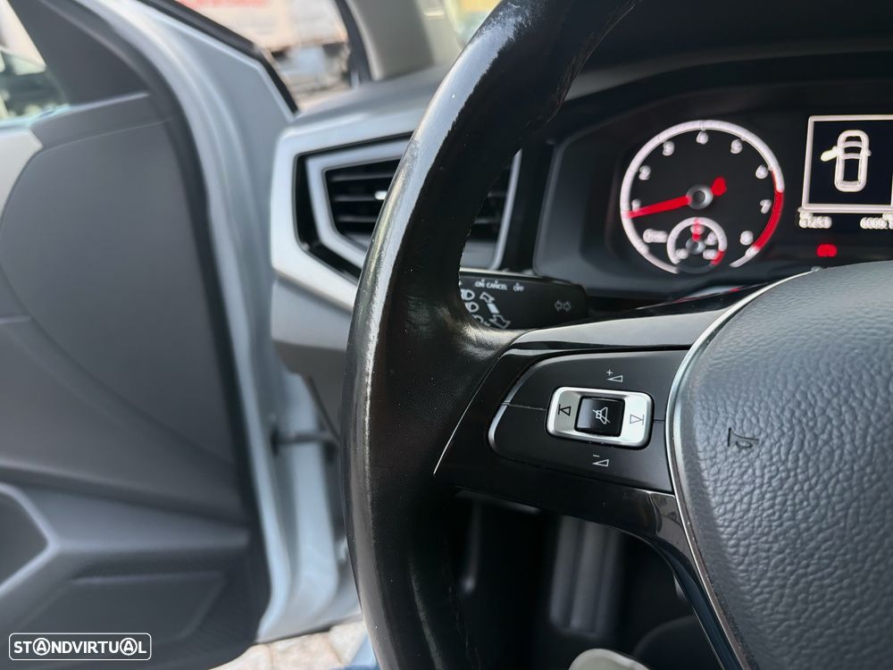 VW Polo 1.0 Confortline Nav - 24