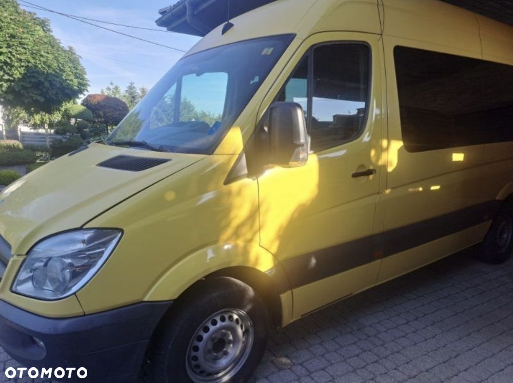 Mercedes-Benz Sprinter - 2