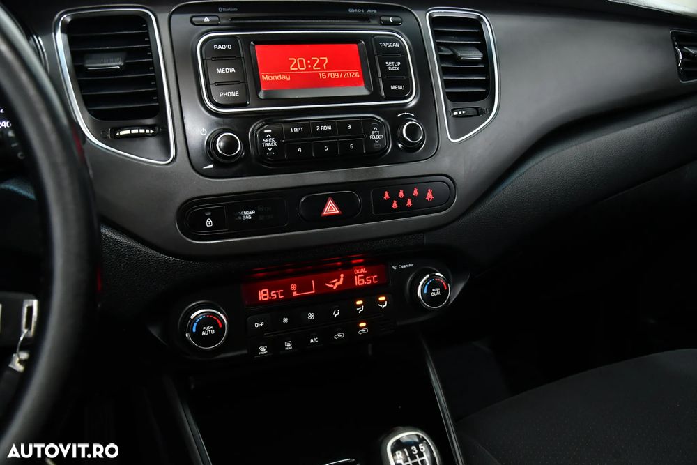 Kia Carens 1.7 CRDi 115 Dream-Team Edition - 19