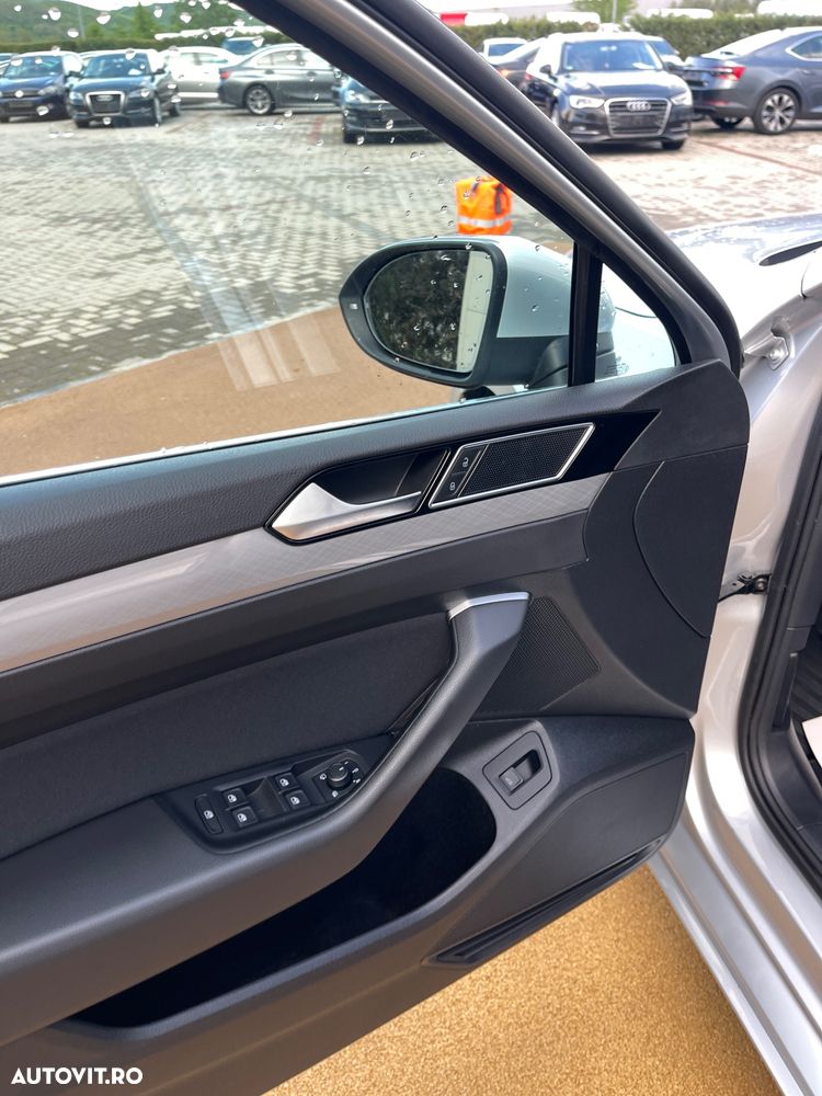 Volkswagen Passat 1.5 TSI OPF DSG Business - 32