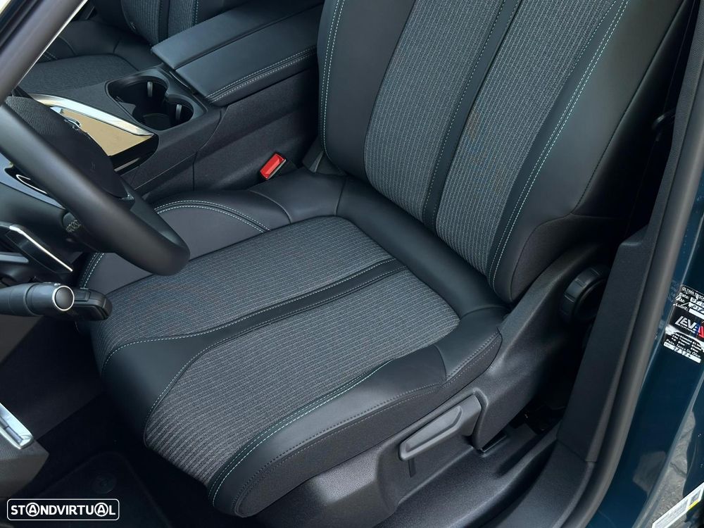 Peugeot 3008 1.6 Hybrid Allure Pack e-EAT8 - 29