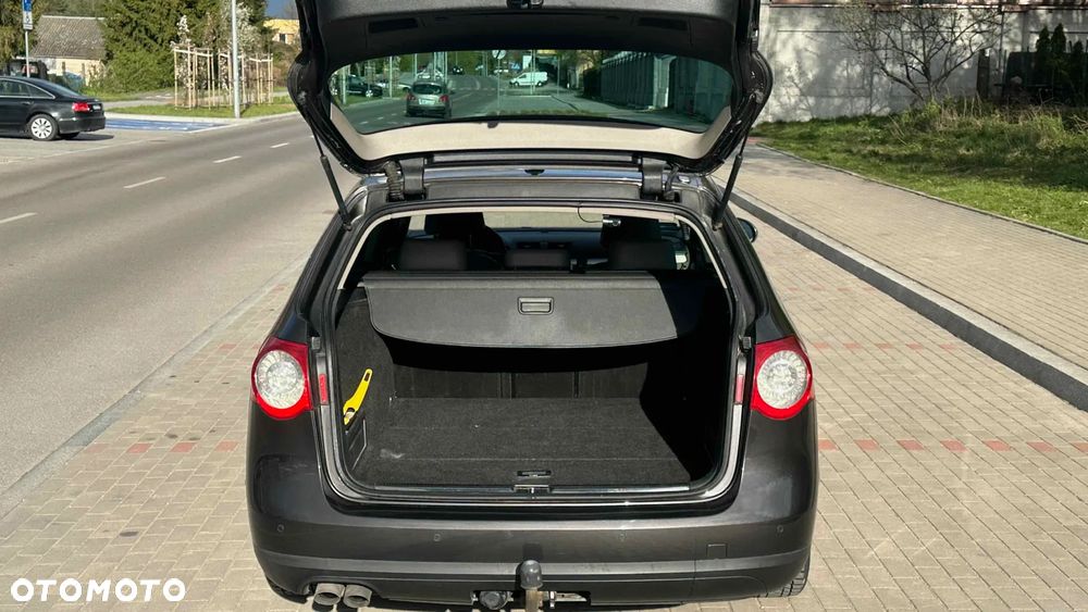 Volkswagen Passat 2.0 TDI Individual Chrom - 14