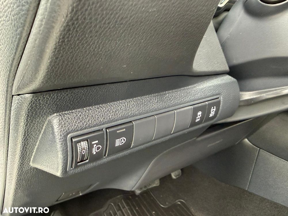 Toyota Corolla 1.8 HSD Business - 20