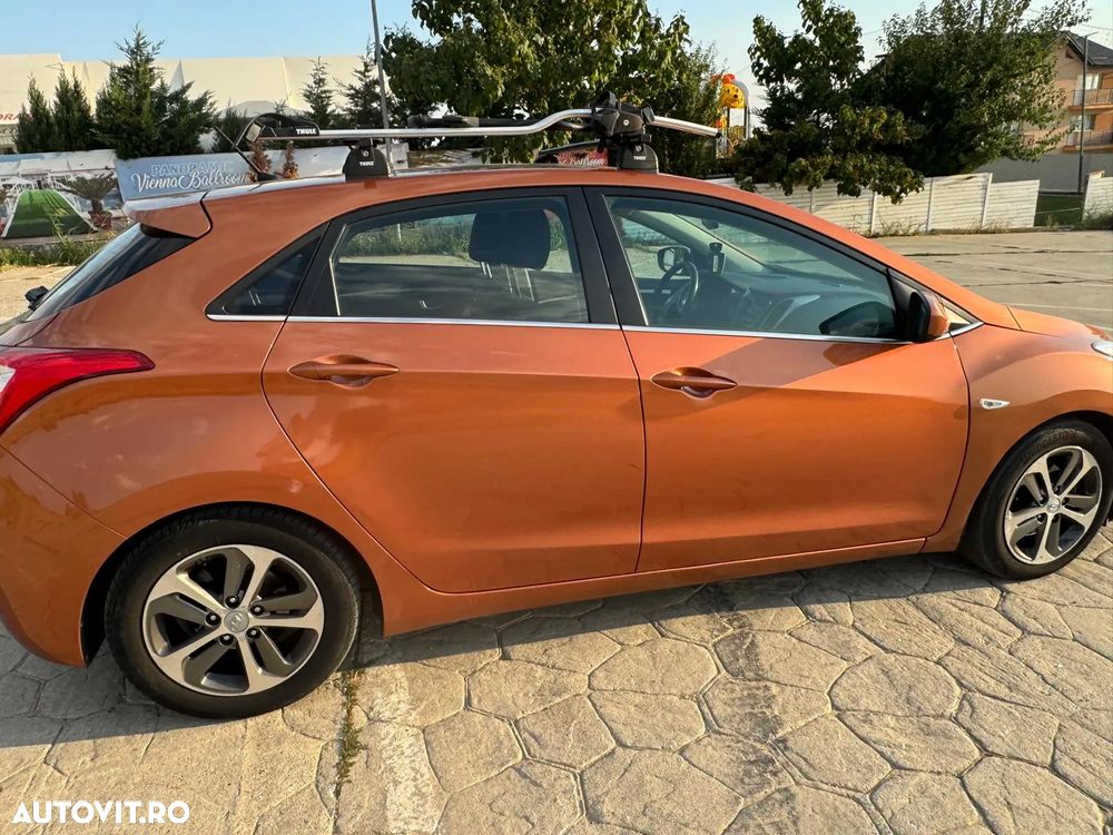 Hyundai i30 1.6 CRDI DPF 5DR MT Highway - 10