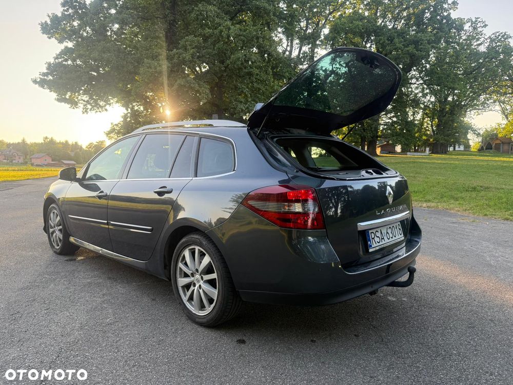 Renault Laguna dCi 110 FAP Bose Edition - 9