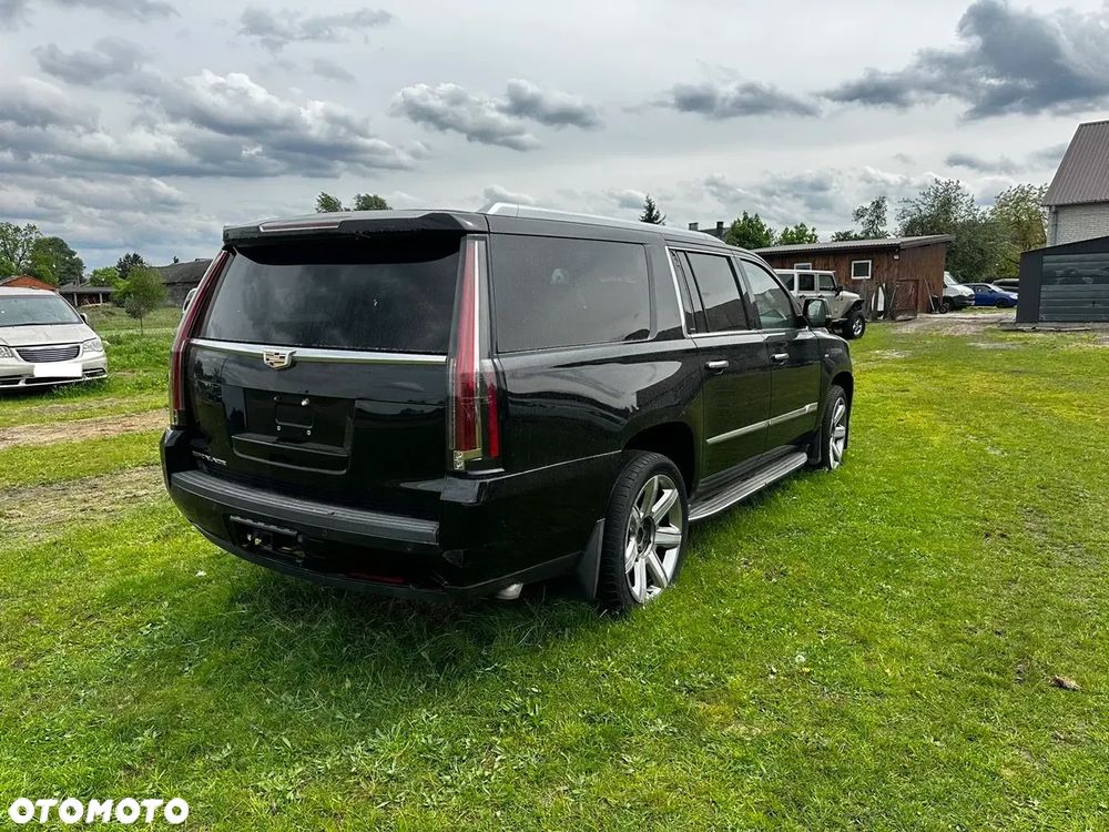 Cadillac Escalade - 8