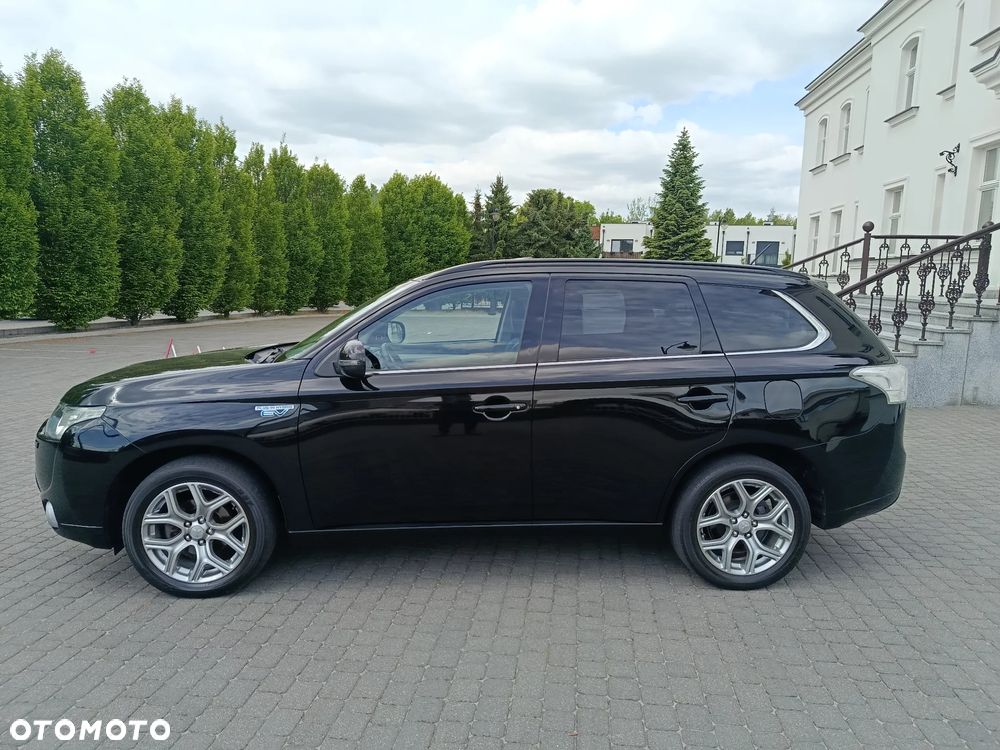 Mitsubishi Outlander 2.0 4WD Plus - 17