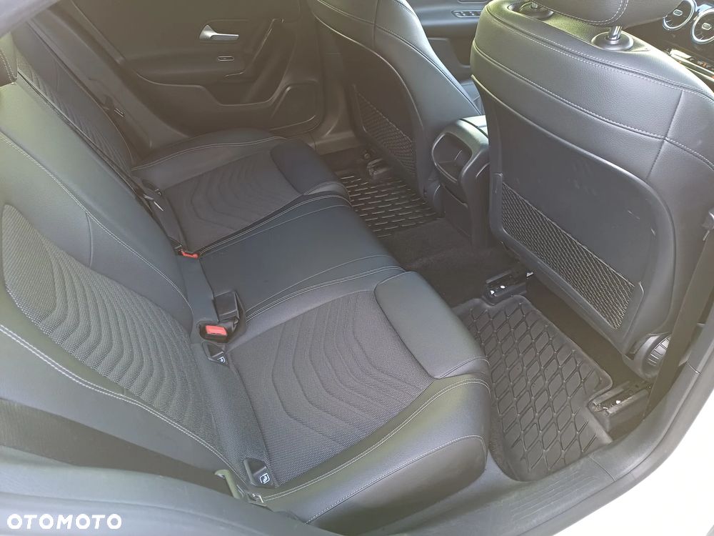 Mercedes-Benz Klasa A 180 Edition 1 7G-DCT - 18