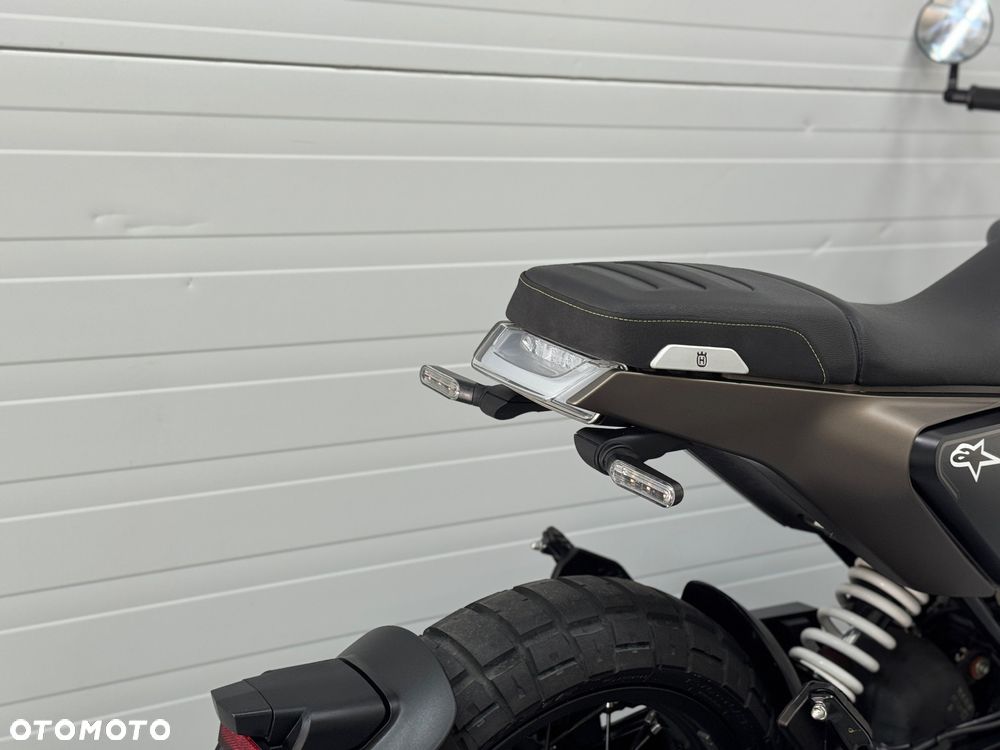 Husqvarna Svartpilen - 10