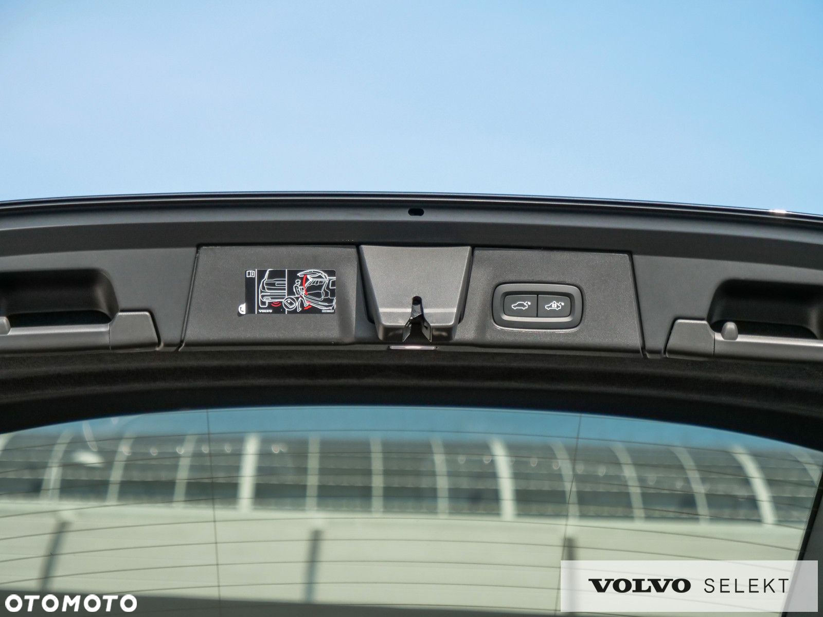 Volvo V90 Cross Country - 36