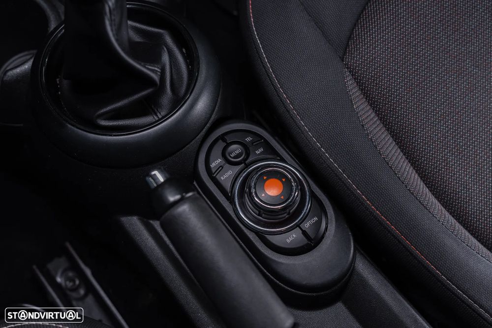 MINI 5 Portas One D - 17