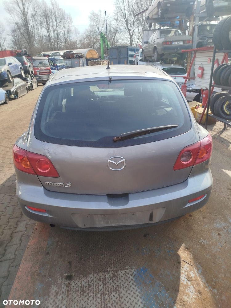 Mazda 3 na części - 10