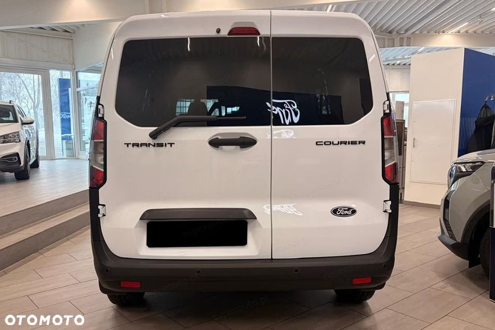 Ford Transit Courier - 8