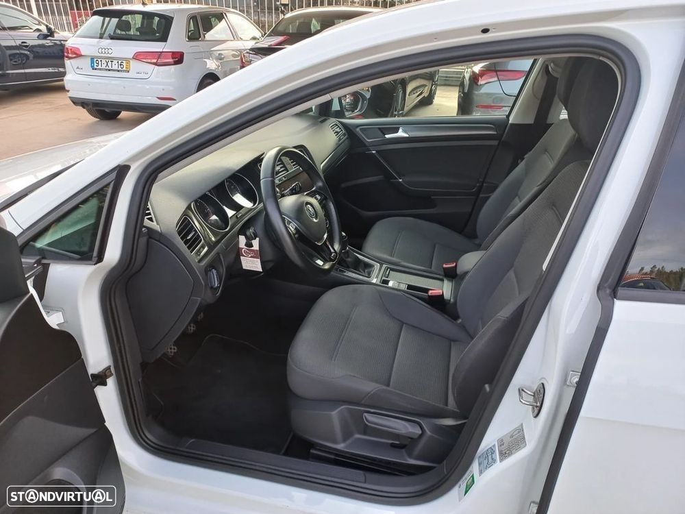 VW Golf 1.6 TDI Confortline - 10