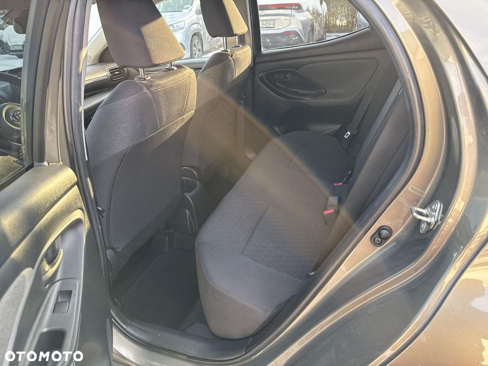 Toyota Yaris - 10