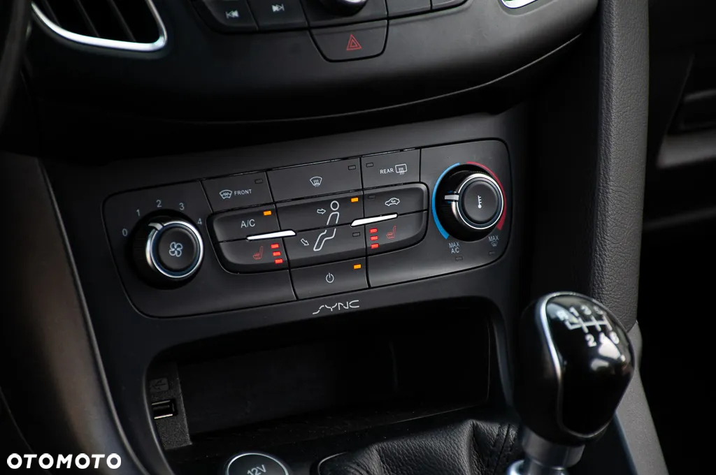Ford Focus 1.5 EcoBlue Start-Stopp-System TITANIUM - 33
