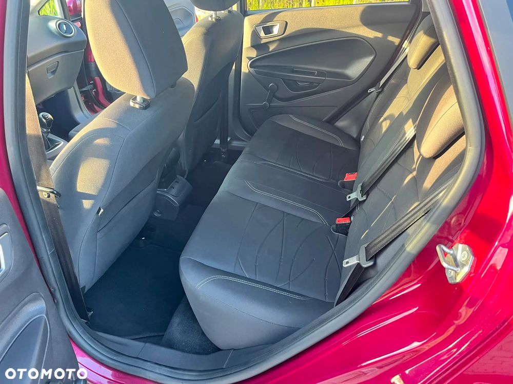 Ford Fiesta 1.0 Champions Edition - 17
