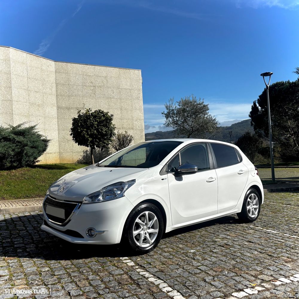 Peugeot 208 1.2 VTi SE Style - 1