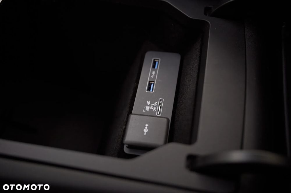 Land Rover Discovery Sport 2.0 D180 R-Dynamic S - 39