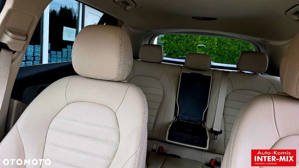 Mercedes-Benz GLC - 27