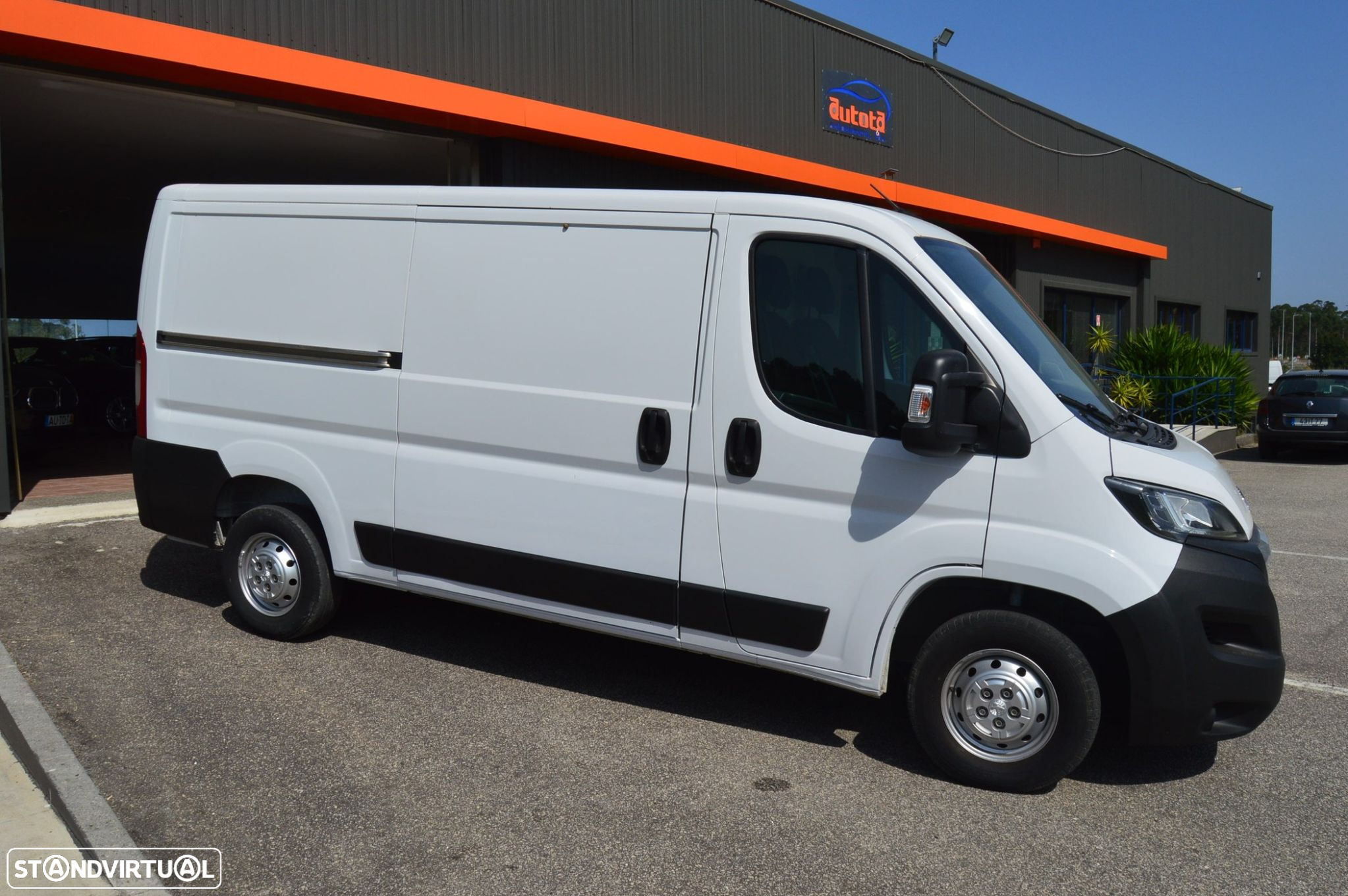 Peugeot Boxer 2.2 BlueHDi 333 L2 CD - 2