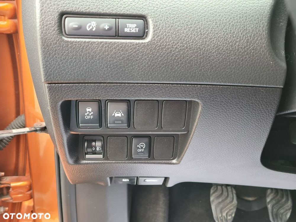 Nissan X-Trail 1.7 dCi ALL-MODE 4x4i Tekna - 17