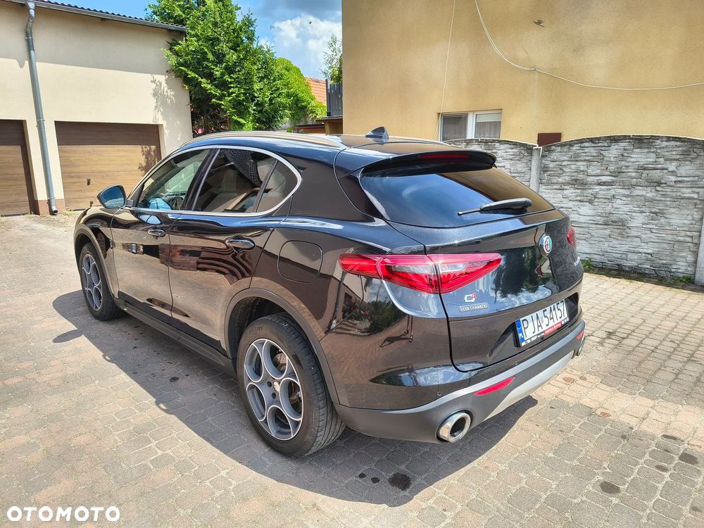 Alfa Romeo Stelvio - 11