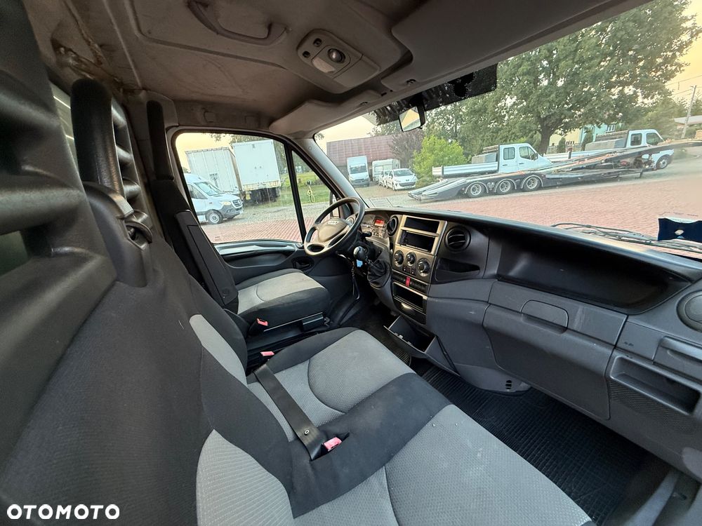 Iveco Daily 35C15 *3.0D* NOWY SILNIK* KONTENER 4.3M *NOWE KOŁA* KLIMA* TEMPOMAT* ZADBANY* - 17