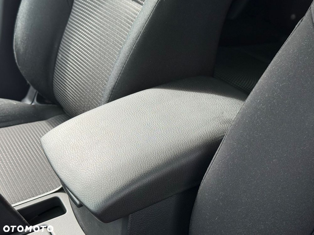 Mazda 3 1.6 Exclusive + - 15