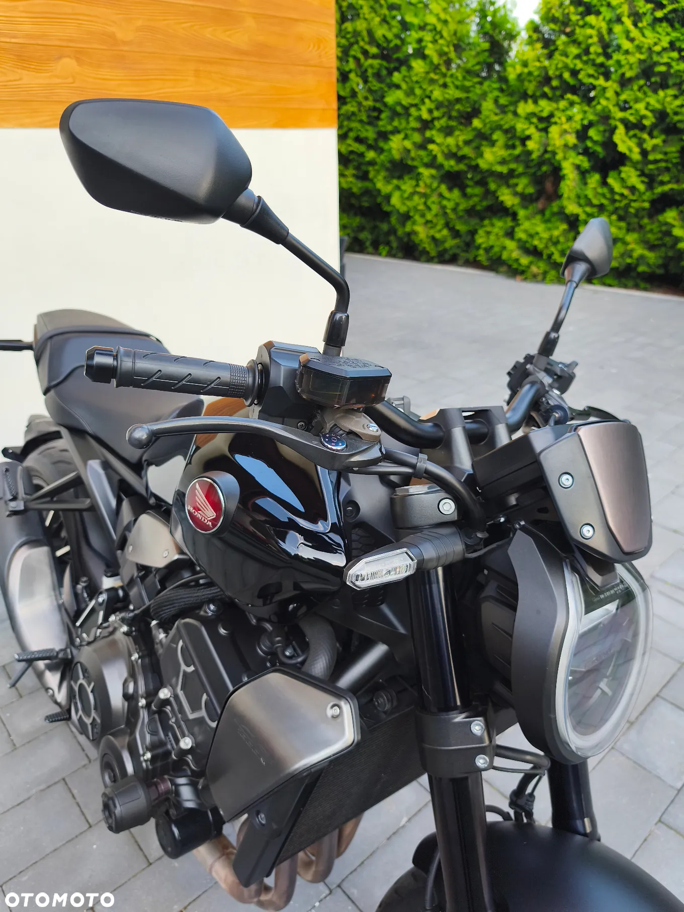 Honda CB - 11