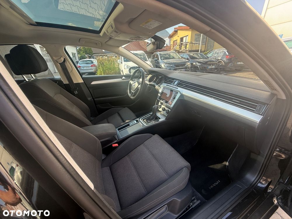 Volkswagen Passat 1.6 TDI SCR DSG Comfortline - 17
