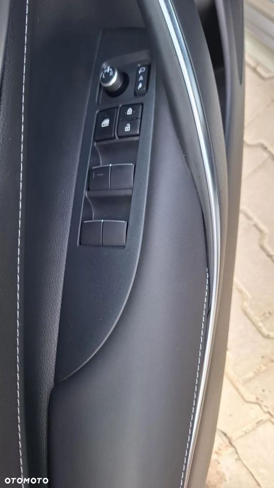 Toyota Corolla 1.8 Hybrid Style - 12