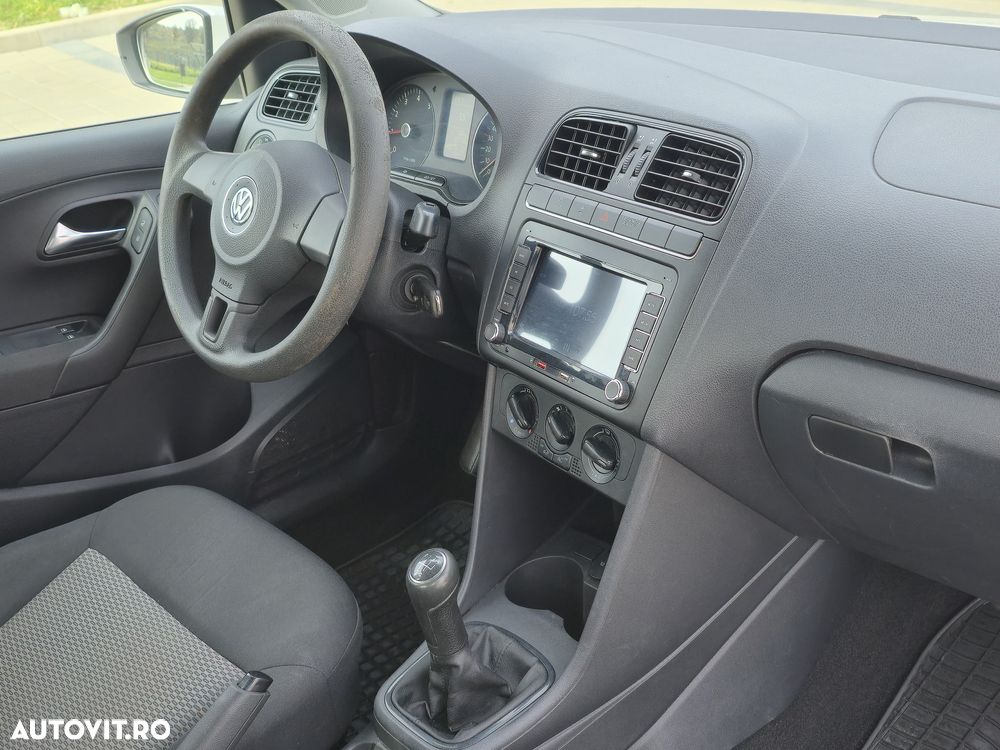 Volkswagen Polo 1.2 Attractive - 11