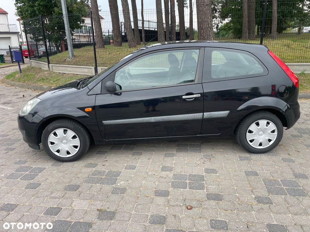 Ford Fiesta 1.3 Ambiente - 4