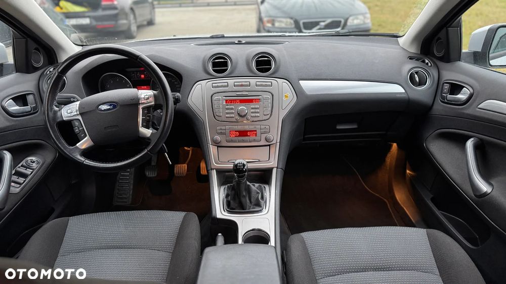 Ford Mondeo 2.0 Ambiente - 12