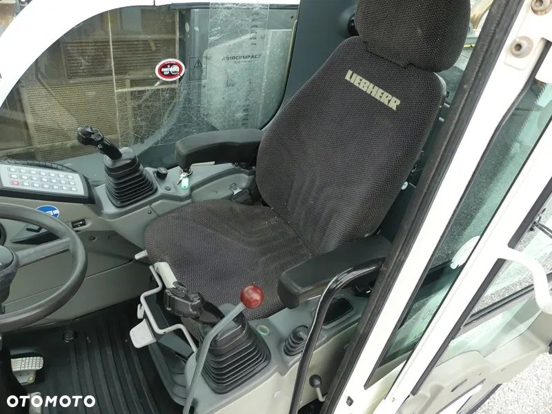 Liebherr A910 Compact / sprowadzona / ładny stan / - 13